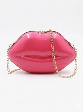 📷🔸️NWOT Fuchsia 3D Pouty Lip Shaped Lightweight Crossbody Purse